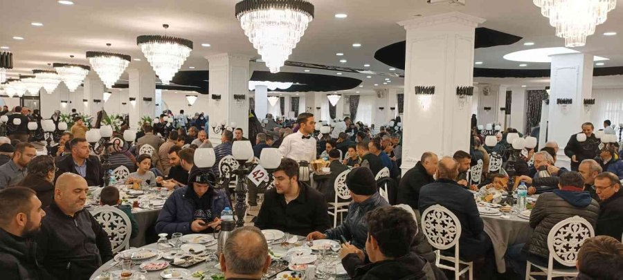 Kudüs Sofrasına Yoğun Katılım