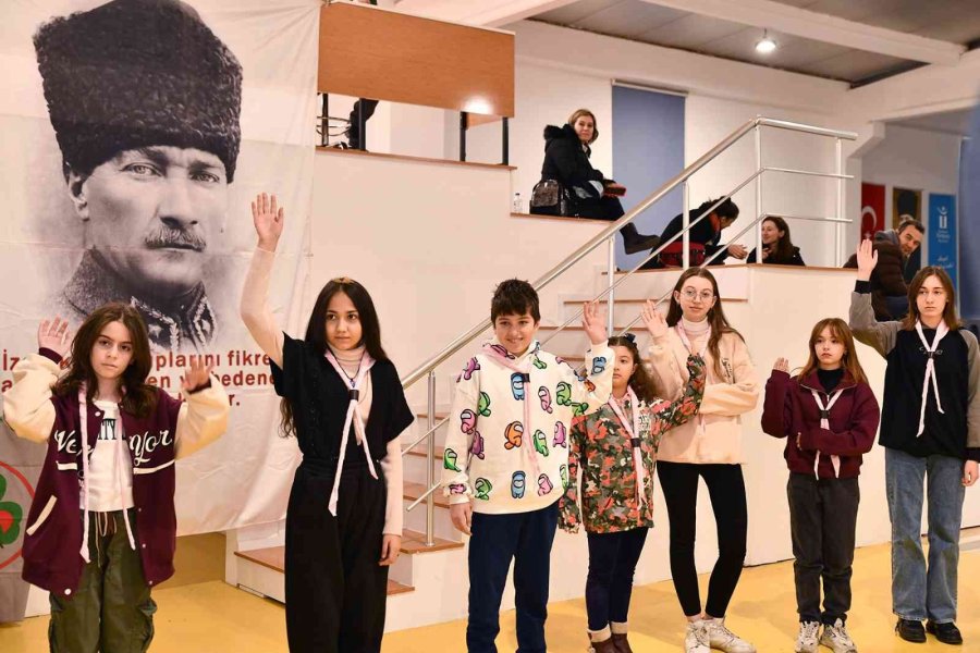 Çocuklar İzciliği Ve İklimi Öğreniyor