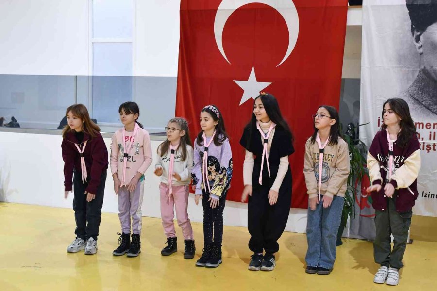 Çocuklar İzciliği Ve İklimi Öğreniyor