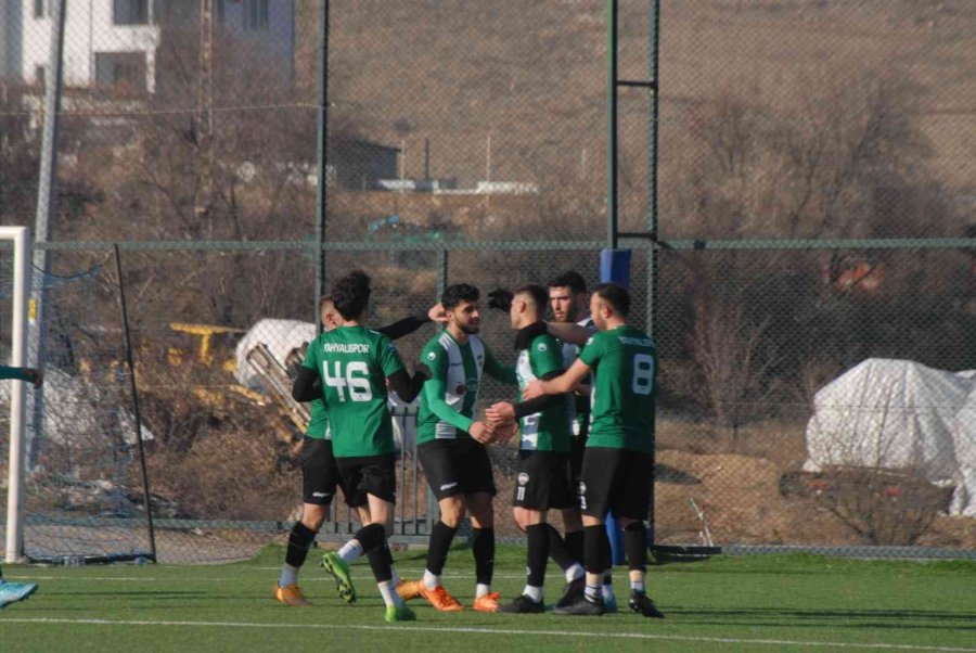 Yahyalıspor: 4 - Amaratspor: 0