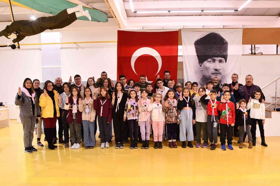 Çocuklar İzciliği Ve İklimi Öğreniyor