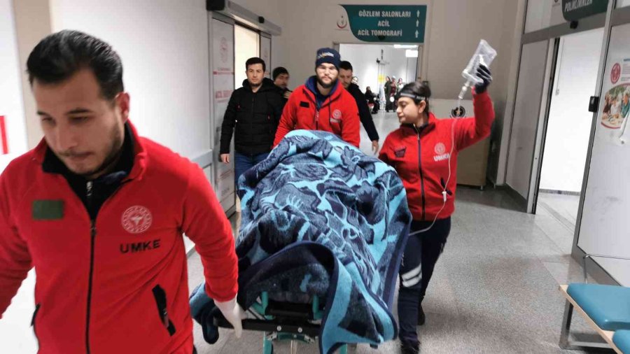 Aksaray’da Tüm Ekipler Seferber Oldu: Kayıp Genç Donmak Üzereyken Kanalda Baygın Bulundu