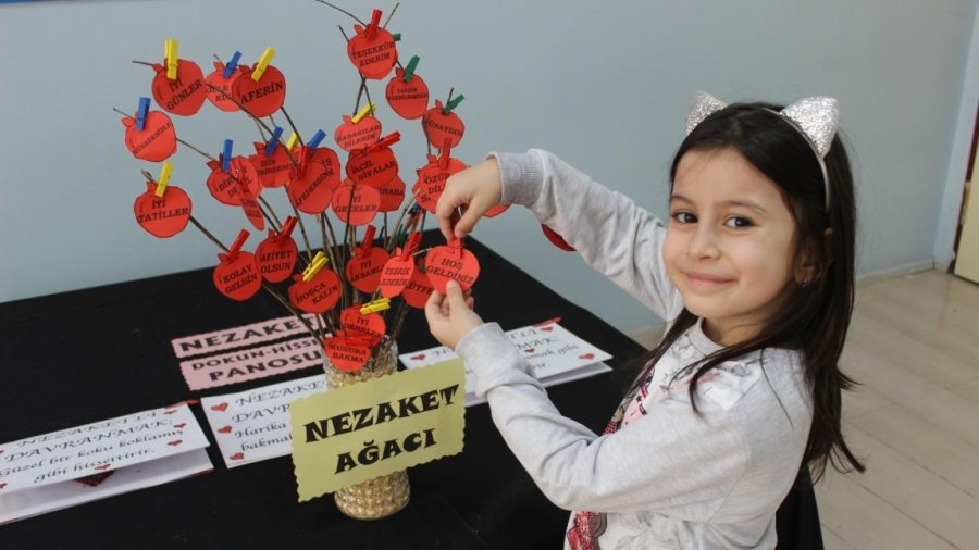 Okullarda "iletişim Ve Nezaket Kulüpleri" Kuruldu