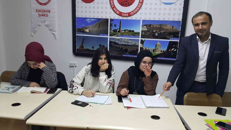 Eskişehir’de Yaşayan Iraklı Türk Öğrencilere İngilizce Kursu