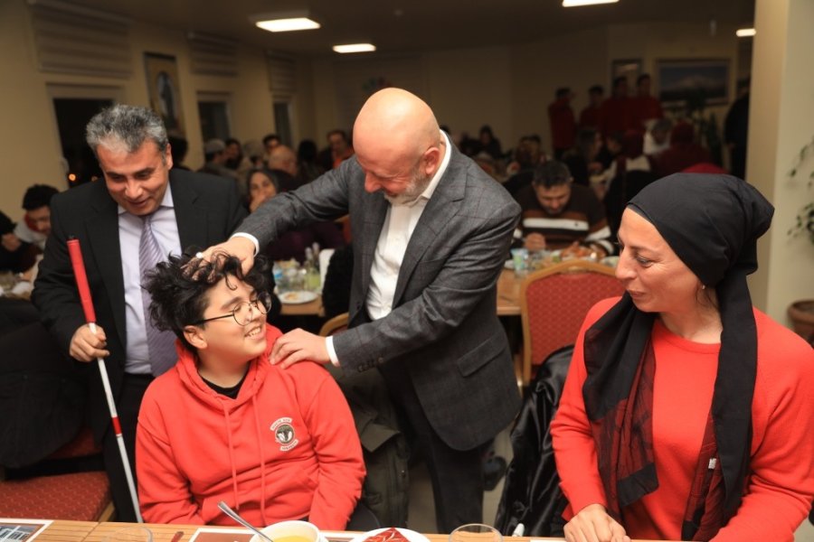 Başkan Çolakbayrakdar: "her Zaman Engellilerin Yanındayız"