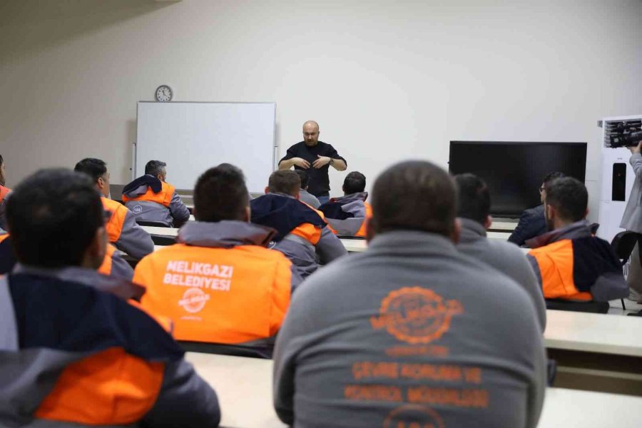 Melikgazi’de Daha Nitelikli Hizmet İçin Belediye Üniversite İşbirliği İle Personele Eğitim Veriliyor
