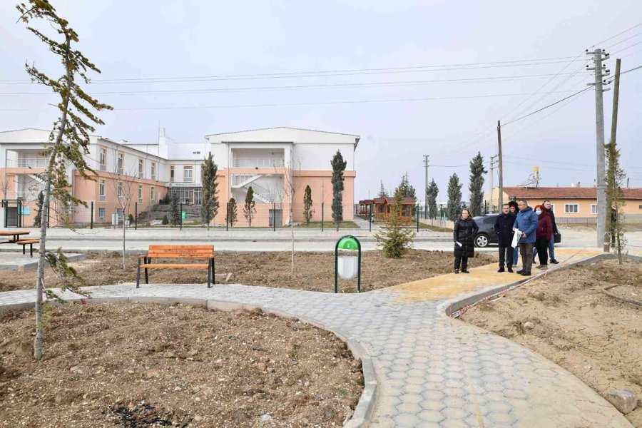Başkan Ataç Yapımı Süren Parkları İnceledi