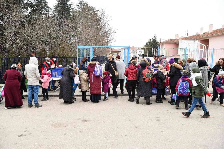 Tepebaşı’nın Beslenme Desteği 23 Okulda 9 Bin 90 Öğrenciye Ulaştı