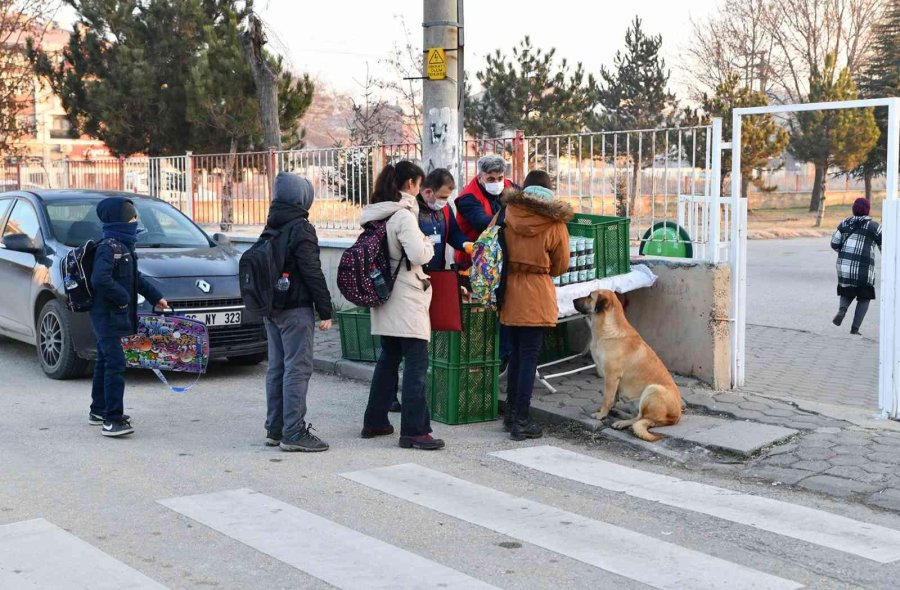 Tepebaşı’nın Beslenme Desteği 23 Okulda 9 Bin 90 Öğrenciye Ulaştı