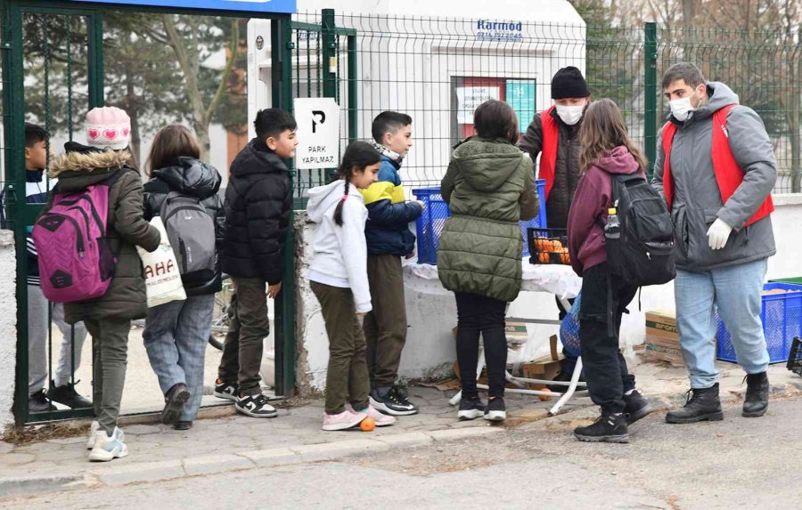 Tepebaşı’nın Beslenme Desteği 23 Okulda 9 Bin 90 Öğrenciye Ulaştı