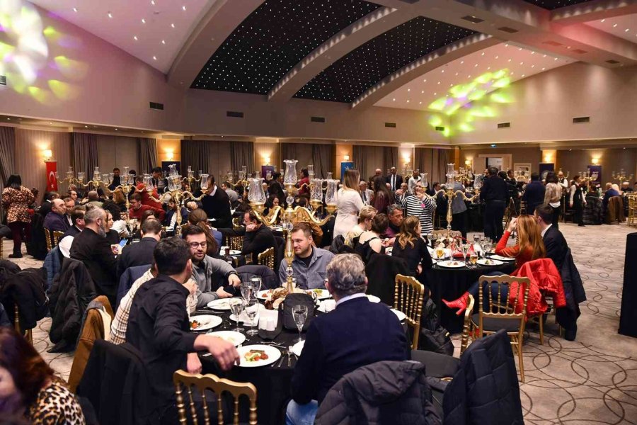 Belediye Başkanları, Milletvekilleri Ve Basın Emekçileri ’10 Ocak Çalışan Gazeteciler Günü’ Yemeğinde Bir Araya Geldi