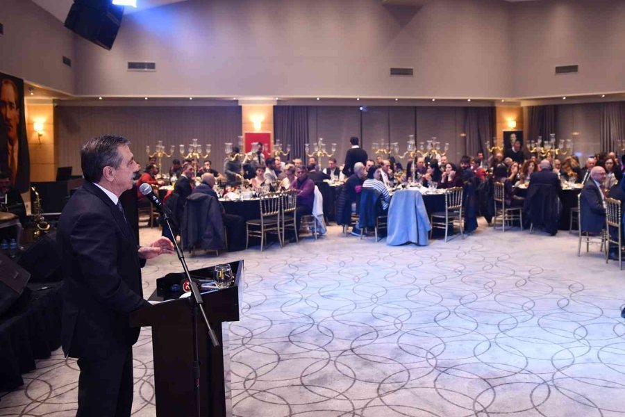 Belediye Başkanları, Milletvekilleri Ve Basın Emekçileri ’10 Ocak Çalışan Gazeteciler Günü’ Yemeğinde Bir Araya Geldi