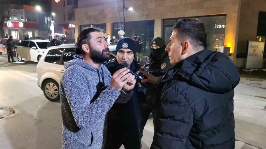 Ehliyetsiz Ve Alkollü Sürücünün Polislere Söylediği Sözler Pes Dedirtti