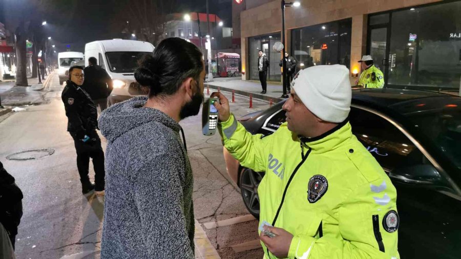 Ehliyetsiz Ve Alkollü Sürücünün Polislere Söylediği Sözler Pes Dedirtti