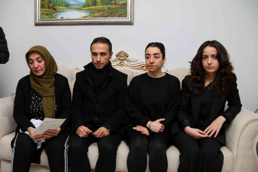 İkinci Kattan Düşen Kadın Hayatını Kaybetti