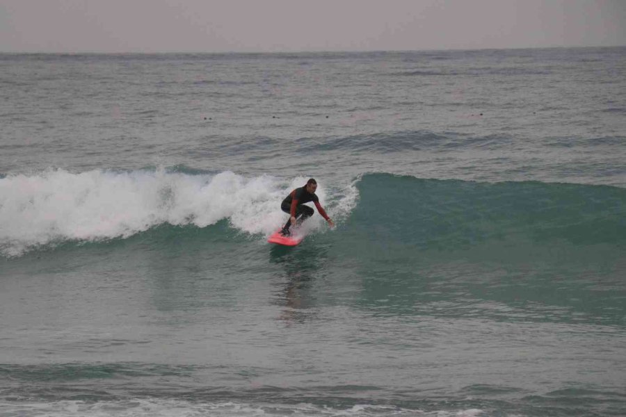 Dalgalar İstenilen Boyuta Ulaşmayınca Şampiyonanın Yeri Değişti