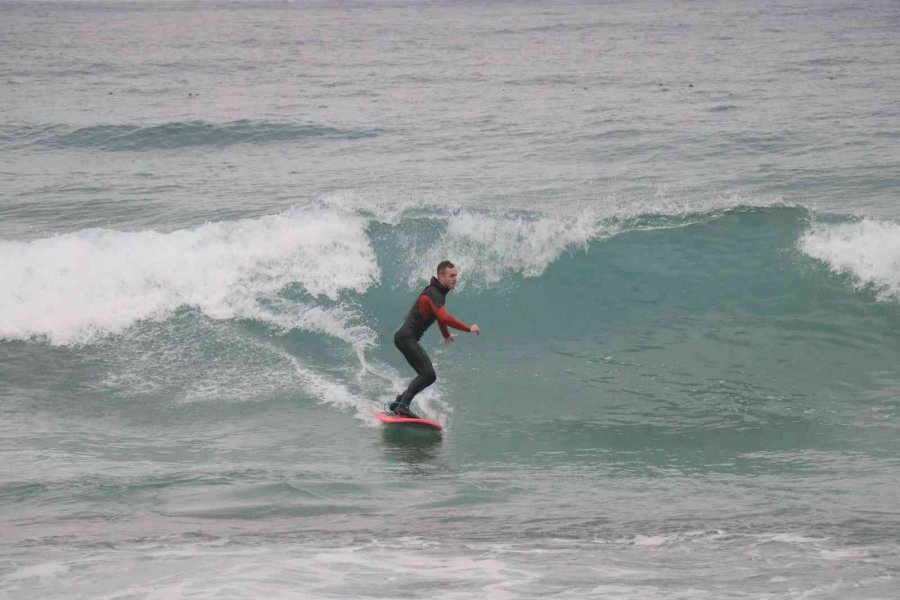 Dalgalar İstenilen Boyuta Ulaşmayınca Şampiyonanın Yeri Değişti