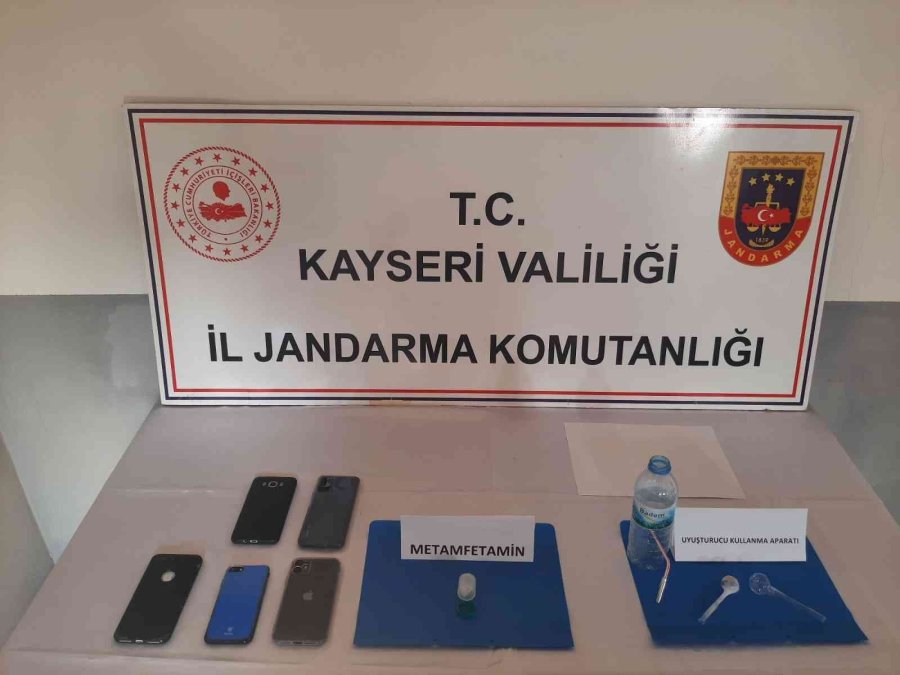 Jandarmadan 3 İlçede Eş Zamanlı Uyuşturucu Operasyonu: 5 Gözaltı