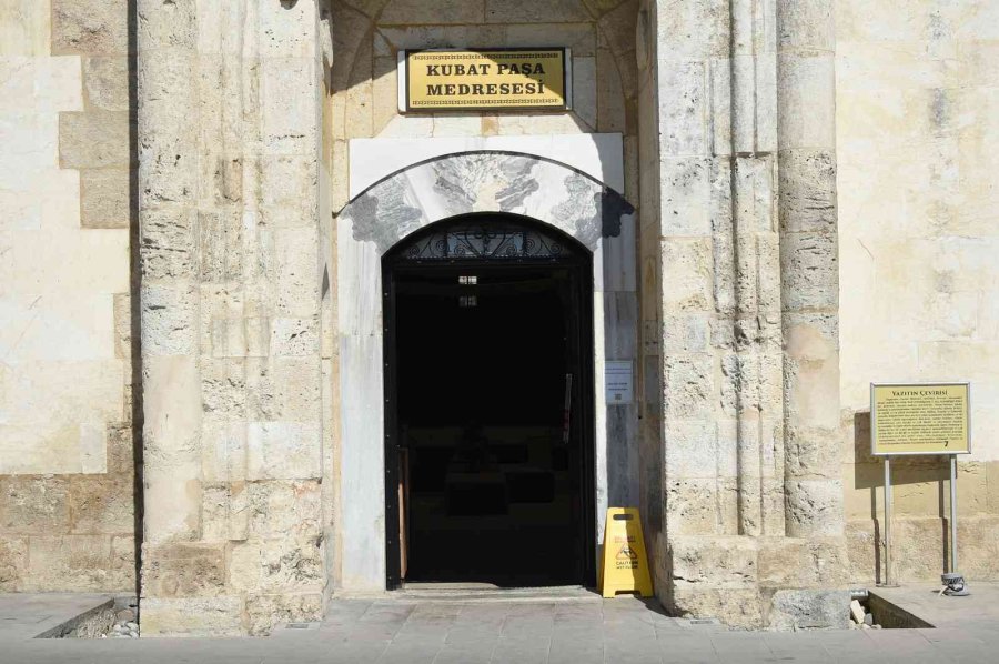 Kubat Paşa Medresesini 103 Ülkeden 107 Bin Kişi Ziyaret Etti
