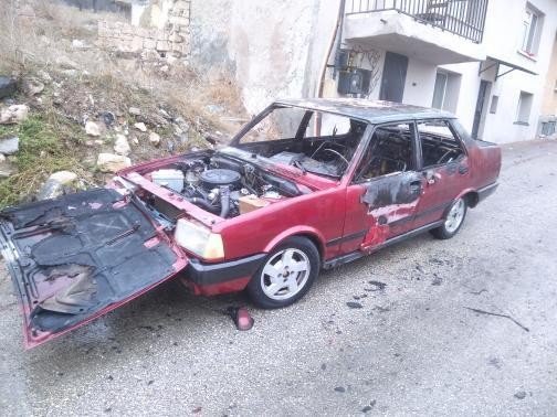 Park Halindeyken Alev Alan Araç Kullanılamaz Hale Geldi