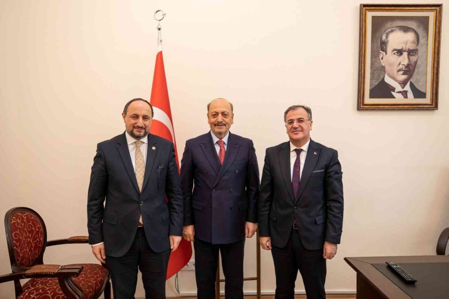 Başkan Özdoğan, Yatırımlar İçin Yeni Yılda Da Başkent Yolunda