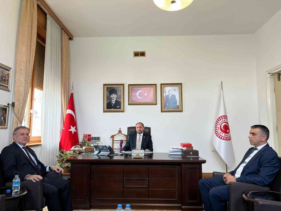 Başkan Özdoğan, Yatırımlar İçin Yeni Yılda Da Başkent Yolunda