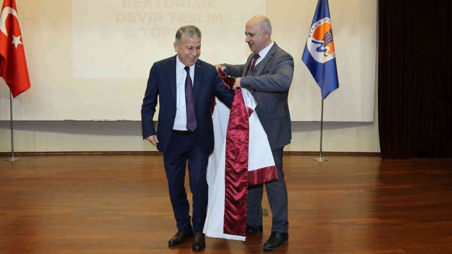 Mersin Üniversitesinin Yeni Rektörü Prof.dr. Erol Yaşar Görevi Devraldı