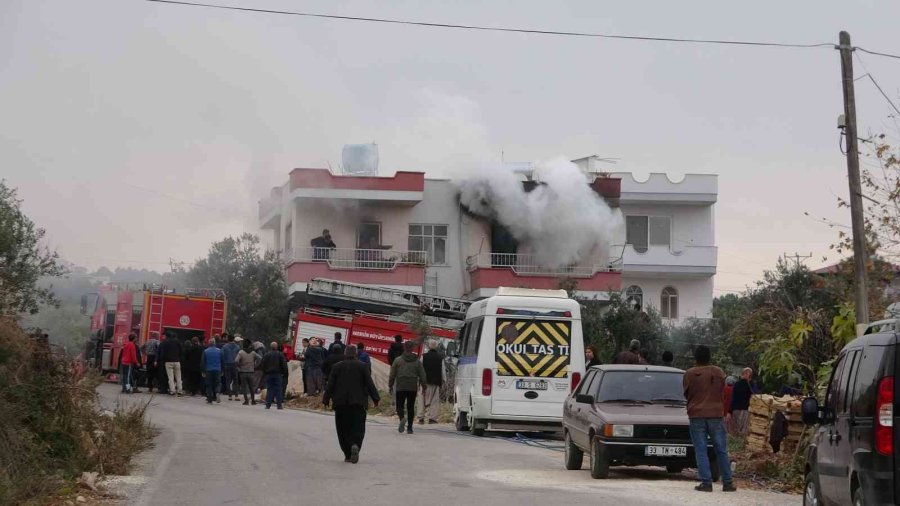Sobadan Kaynaklı Yangın Çıktı, 2 Kadın Dumandan Etkilendi
