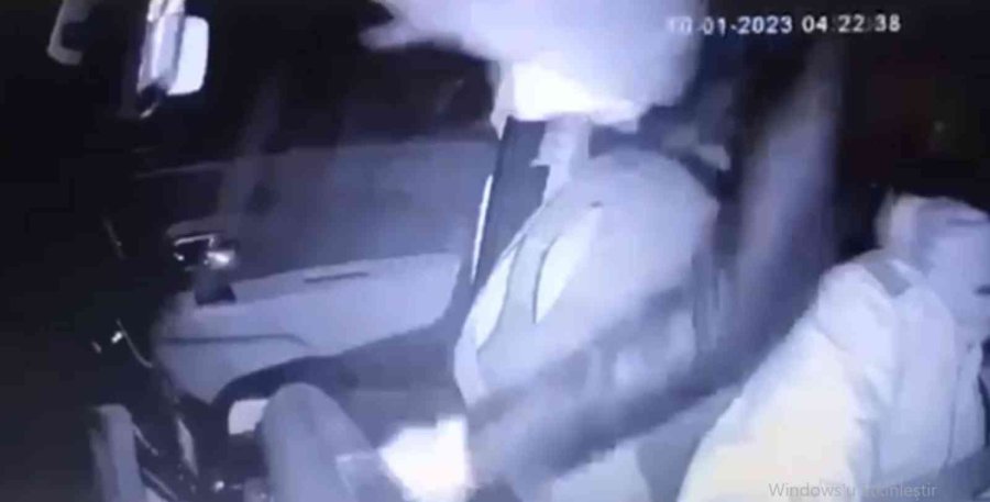 Taksi Sürücüsüne Kaldırım Taşıyla Dehşeti Yaşatan Zanlı Tutuklandı