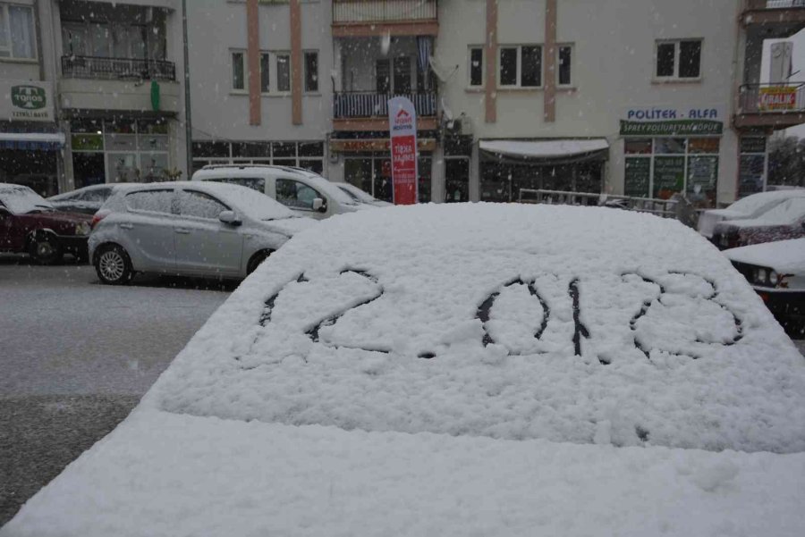 Antalya’nın Korkuteli İlçesi Beyaz Gelinliğini Giydi