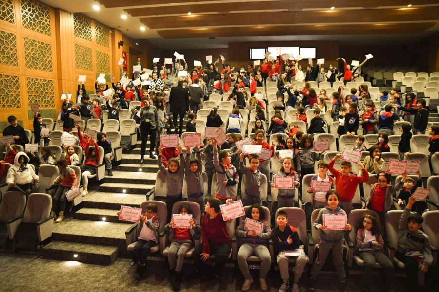 Öğrencilere Hayvan Sevgisi Aşılanıyor