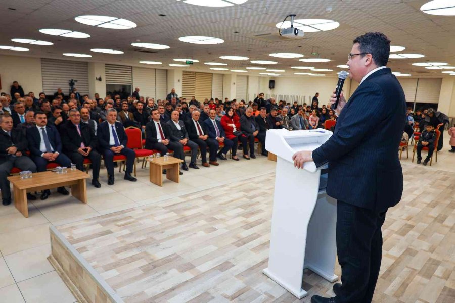 Prof. Dr. Ruhi Ersoy, Yahyalı’da Konferans Verdi