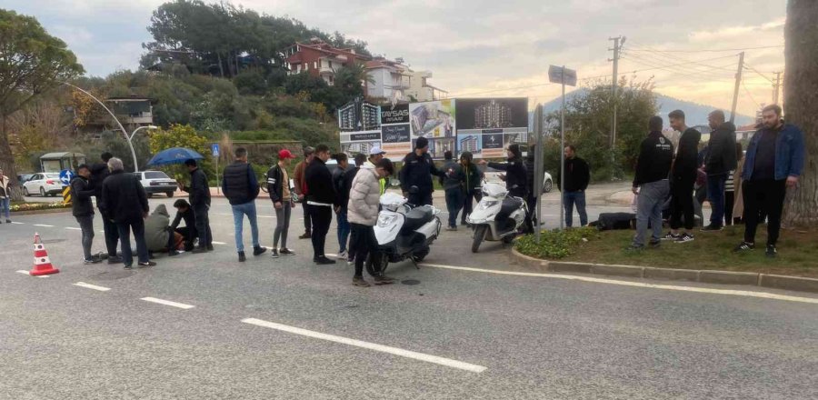 Gazipaşa’da 2 Motosiklet Çarpıştı: 1’i Ağır 4 Yaralı