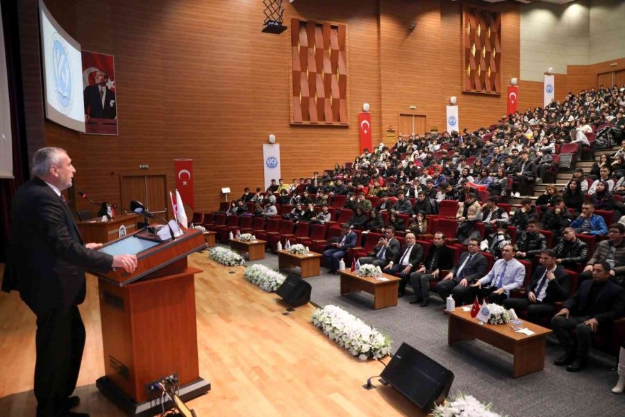 Kayü Rektörü Karamustafa, Lise Öğrencileriyle Söyleşi Etkinliğinde Buluştu