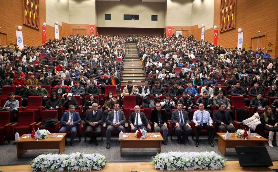 Kayü Rektörü Karamustafa, Lise Öğrencileriyle Söyleşi Etkinliğinde Buluştu