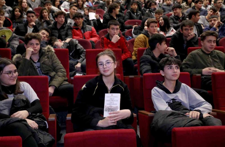 Kayü Rektörü Karamustafa, Lise Öğrencileriyle Söyleşi Etkinliğinde Buluştu