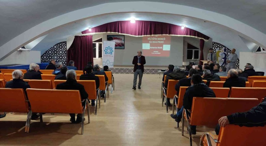 Kulu’da Muhtarlara "aile Okulu" Projesi Çerçevesinde Eğitim Verildi