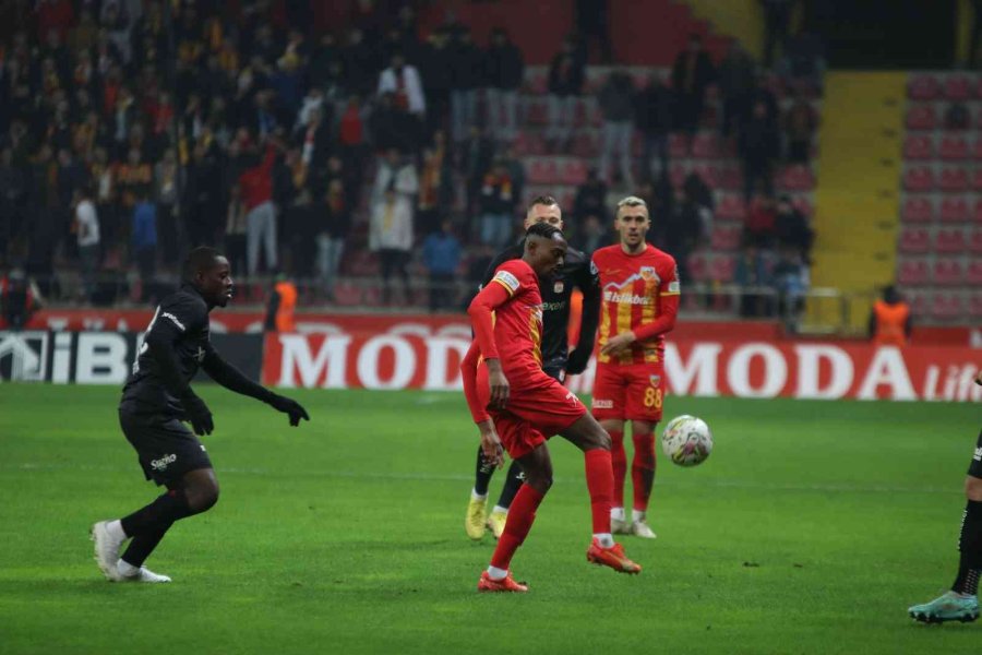 Spor Toto Süper Lig: Kayserispor: 1 - Sivasspor: 0 (maç Devam Ediyor)