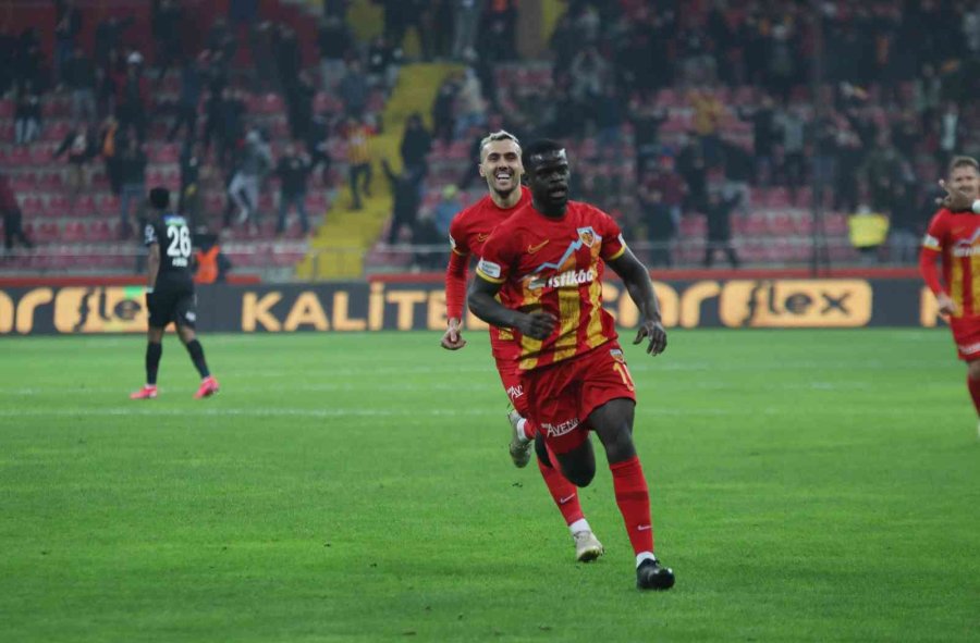 Spor Toto Süper Lig: Kayserispor: 3 - Sivasspor: 0 (ilk Yarı)