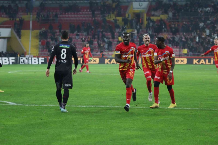 Spor Toto Süper Lig: Kayserispor: 3 - Sivasspor: 0 (ilk Yarı)
