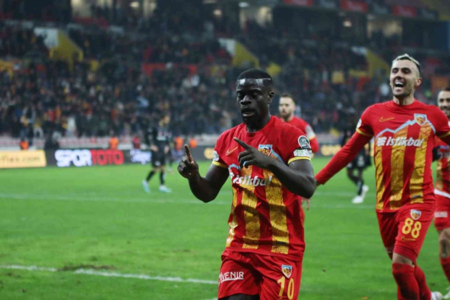 Spor Toto Süper Lig: Kayserispor: 3 - Sivasspor: 0 (ilk Yarı)