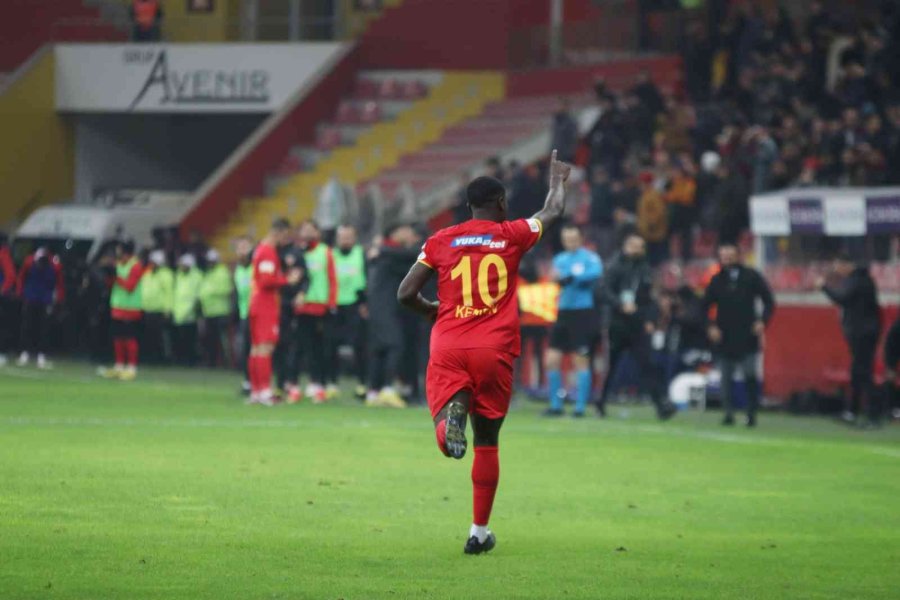 Spor Toto Süper Lig: Kayserispor: 3 - Sivasspor: 0 (ilk Yarı)