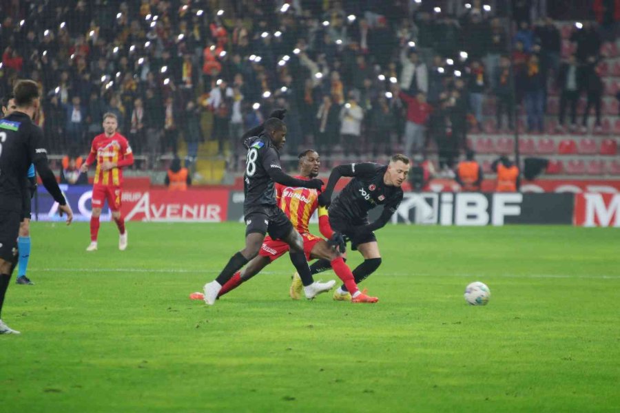 Spor Toto Süper Lig: Kayserispor: 3 - Sivasspor: 0 (ilk Yarı)