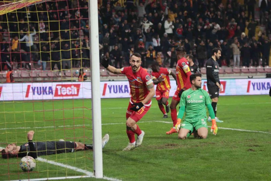 Spor Toto Süper Lig: Kayserispor: 3 - Sivasspor: 0 (ilk Yarı)