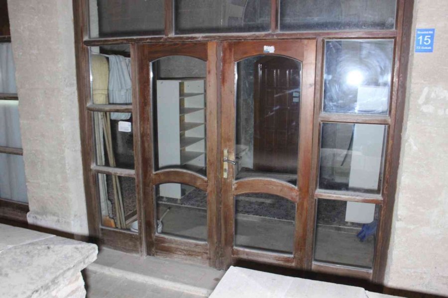 10 Günlük Bebeği Cami Kapısına Bırakıp Terk Ettiler