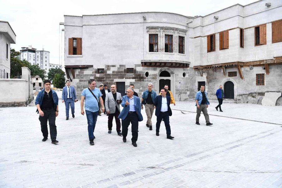 Büyükşehir Belediyesi Kentin Tarihine Sahip Çıktı