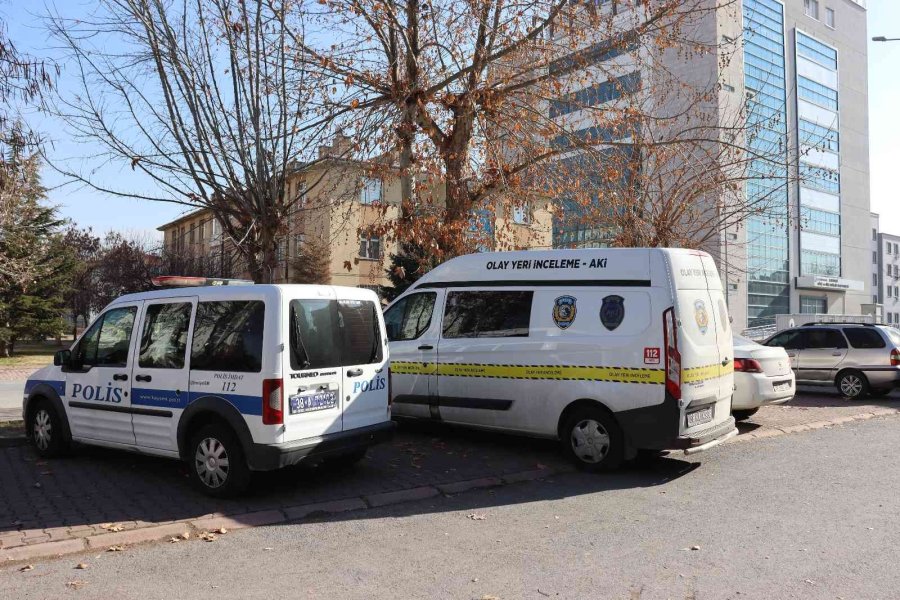 Yataktan Düşen Yaşlı Kadın Hayatını Kaybetti