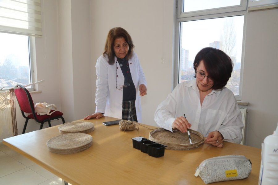 İlk Kez Melmek’te Açılan Bohem Tabak Kursu Yoğun İlgi Gördü