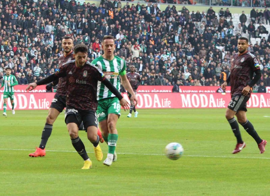 Spor Toto Süper Lig: Konyaspor: 1 - Beşiktaş: 0 (ilk Yarı)