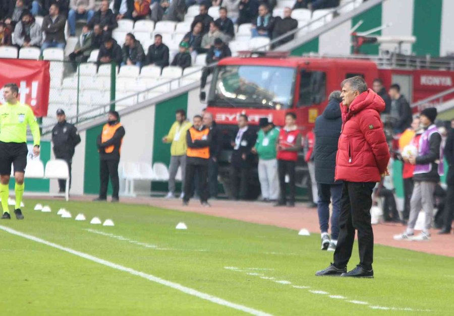 Spor Toto Süper Lig: Konyaspor: 1 - Beşiktaş: 0 (ilk Yarı)